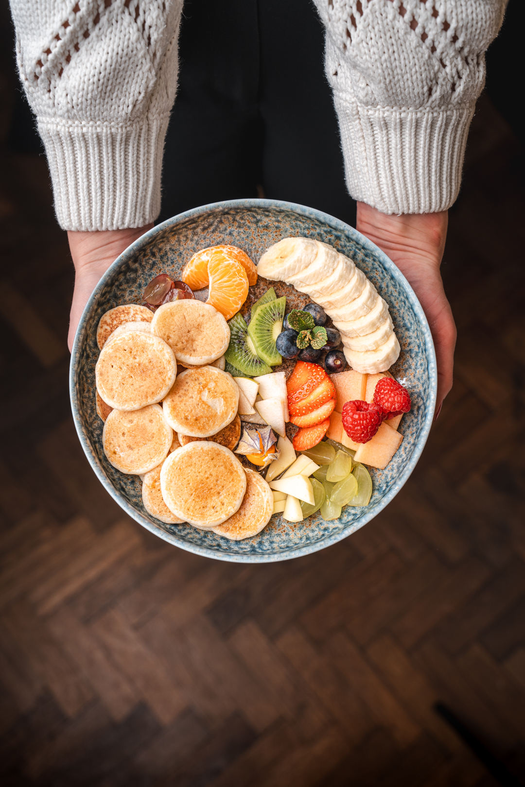 Minipancakes with fruit 